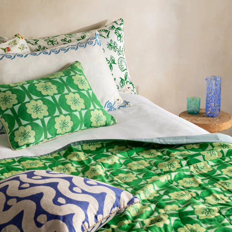 BLOOM GREEN QUILTED THROW